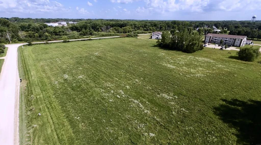 13TH Avenue NW Oelwein IA 50662