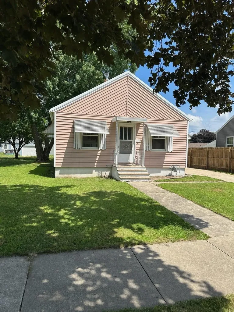 605 6th Avenue Charles City IA 50616
