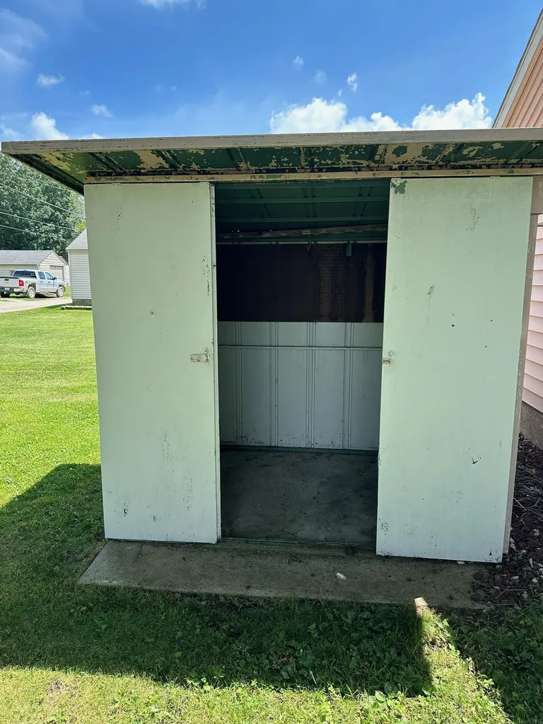 605 6th Avenue Charles City IA 50616