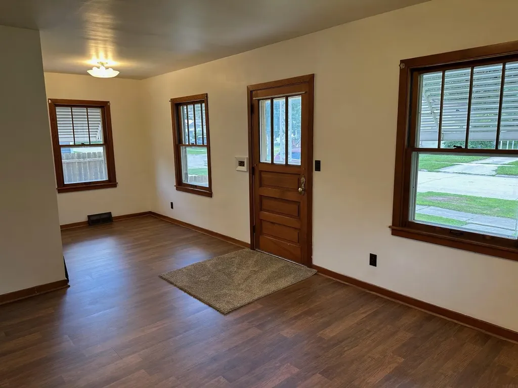 605 6th Avenue Charles City IA 50616