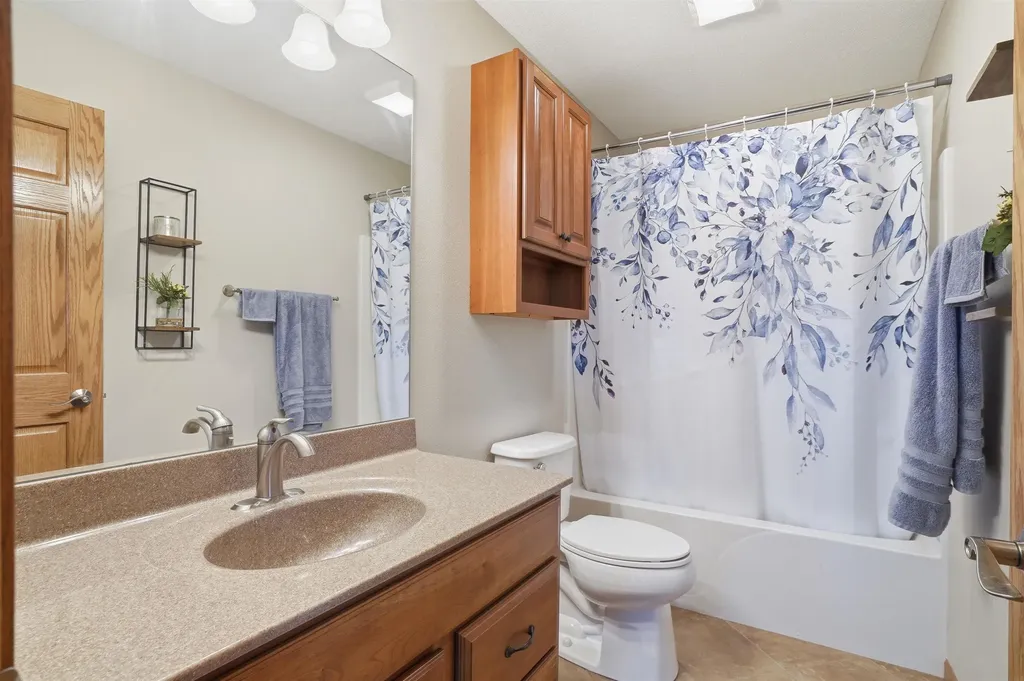 2020 Erik Road Cedar Falls IA 50613