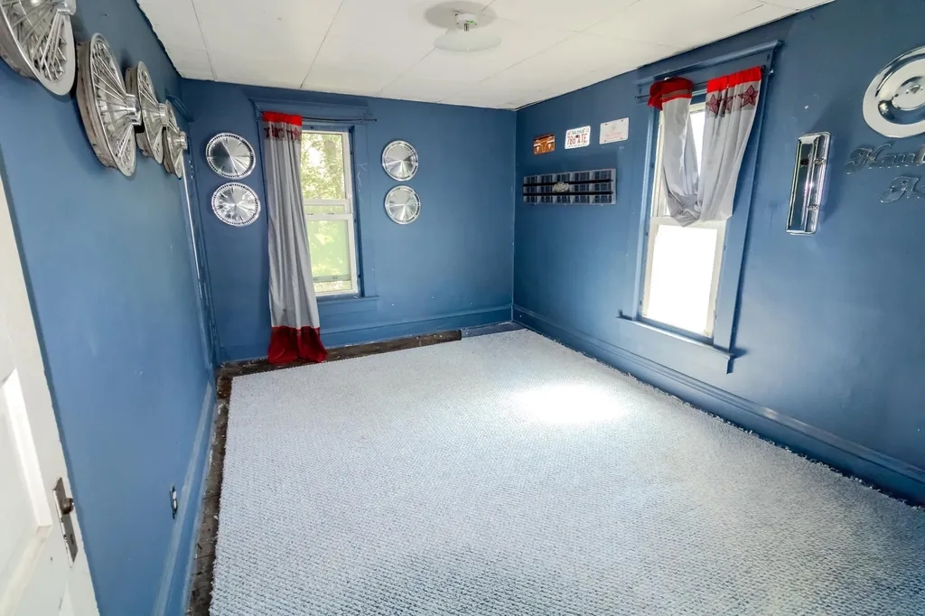 1026 Riehl Street Waterloo IA 50703