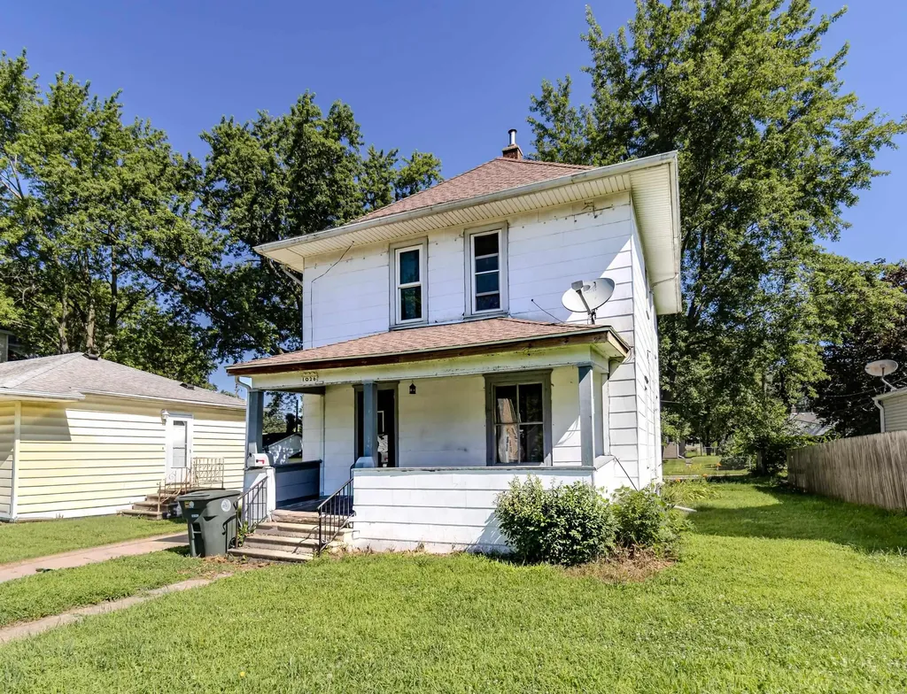 1026 Riehl Street Waterloo IA 50703
