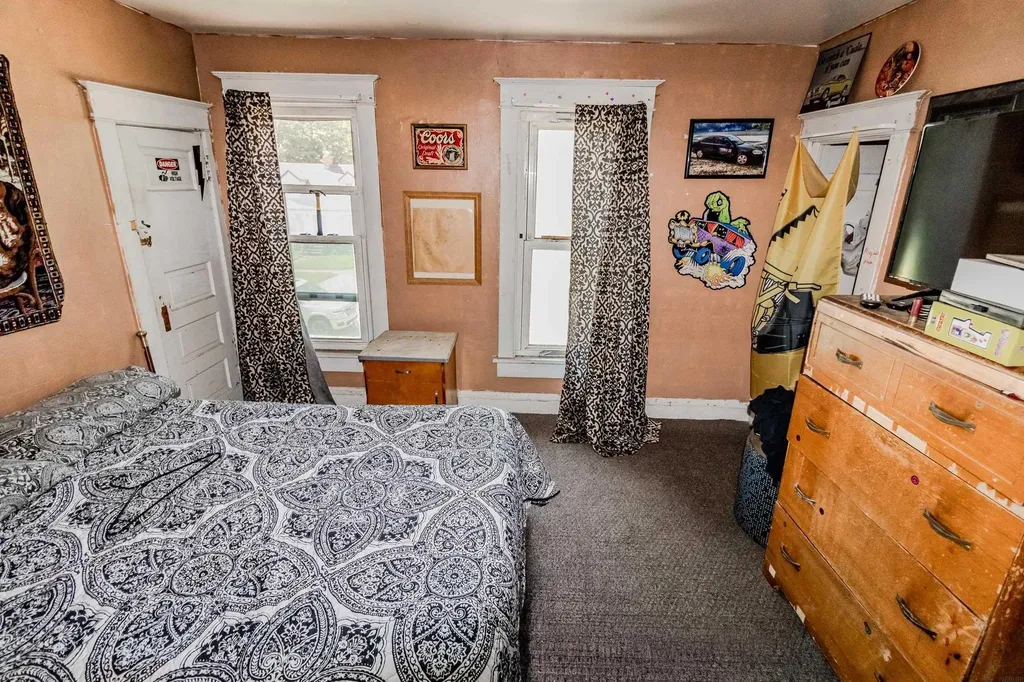 1026 Riehl Street Waterloo IA 50703