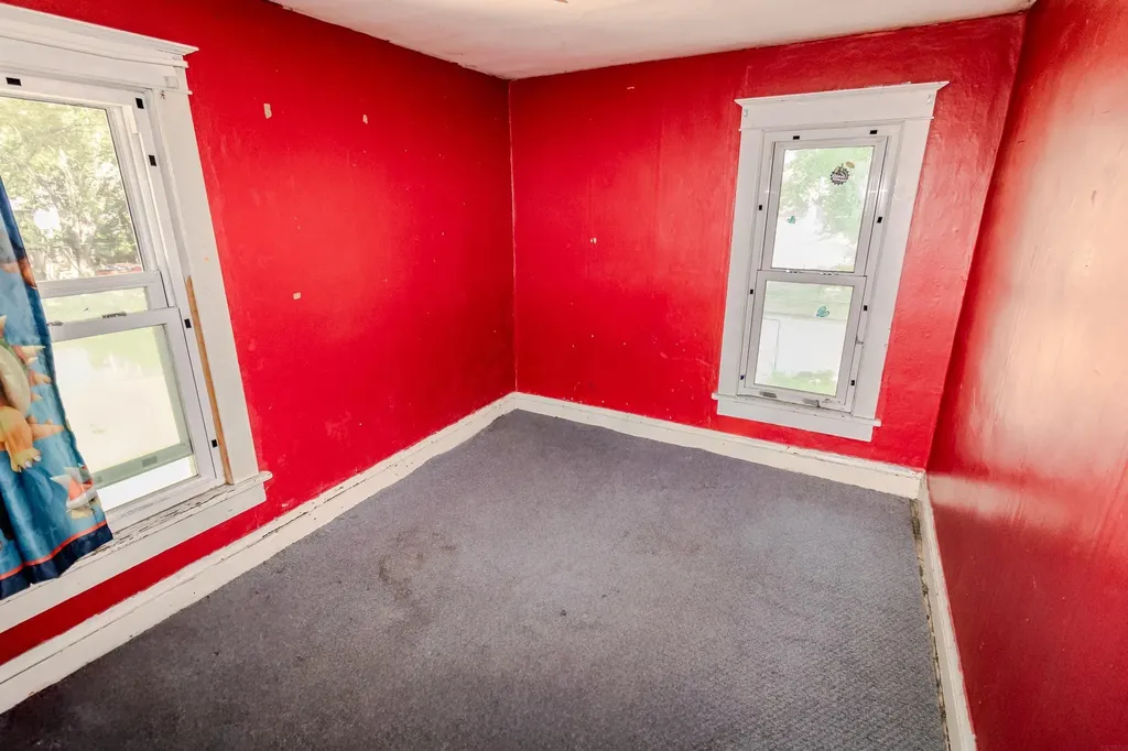 1026 Riehl Street Waterloo IA 50703