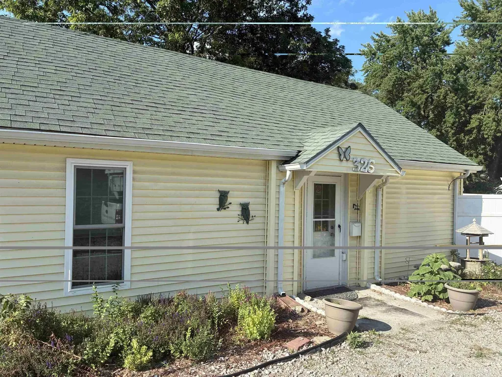 326 Indiana Street Waterloo IA 50703