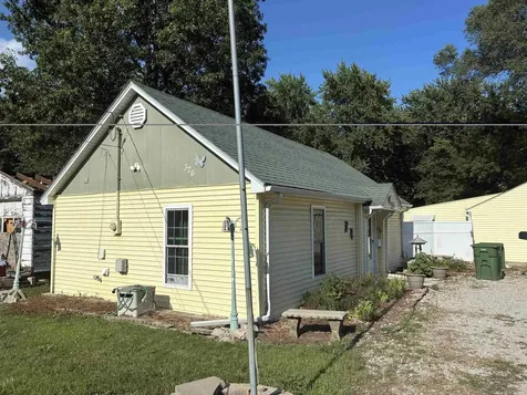 326 Indiana Street Waterloo IA 50703
