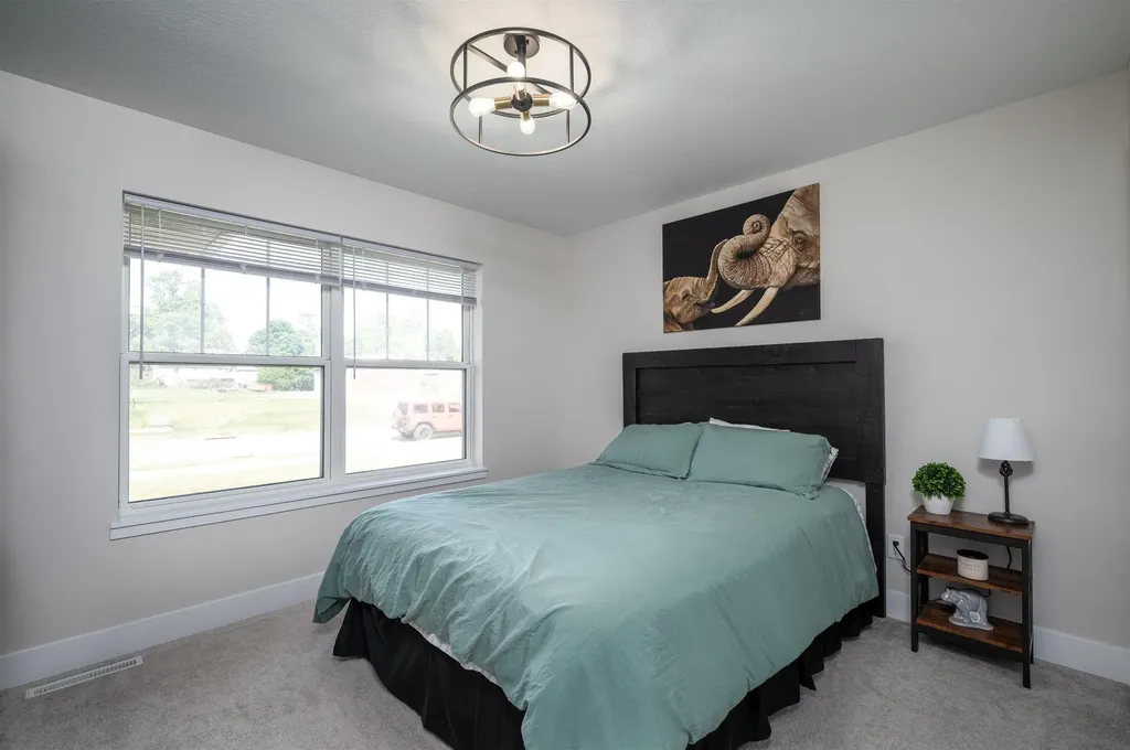 709 Pointer Circle Center Point IA 52213