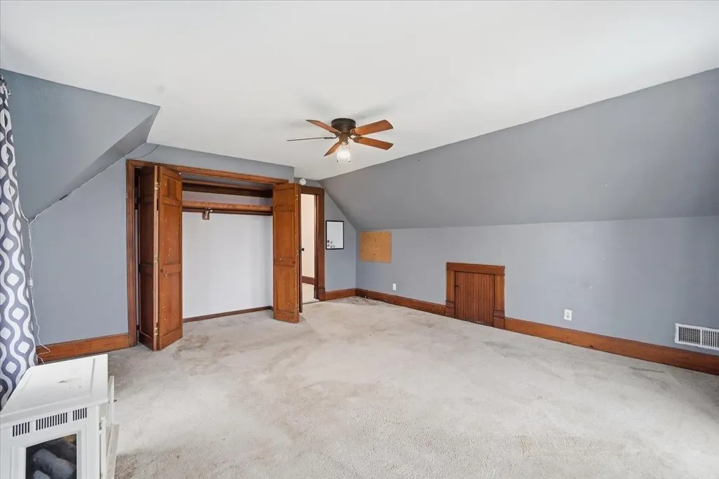 1224 240th Street Waverly IA 50677