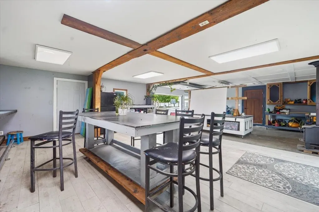 1224 240th Street Waverly IA 50677