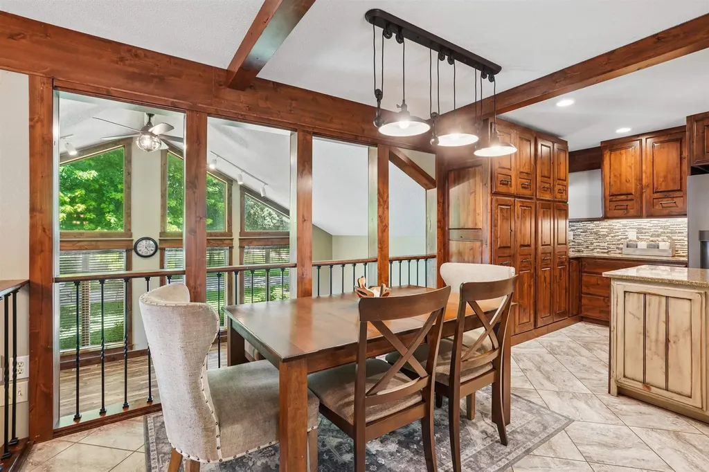 2317 S Frederick Avenue Oelwein IA 50662