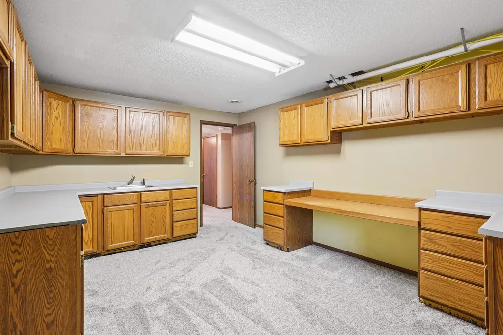 2317 S Frederick Avenue Oelwein IA 50662