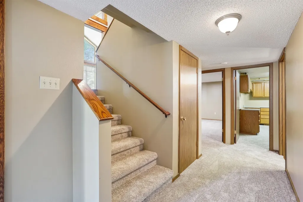 2317 S Frederick Avenue Oelwein IA 50662