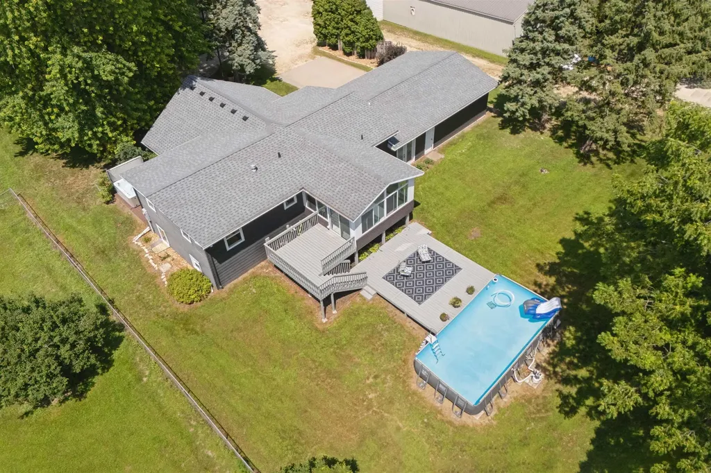 2317 S Frederick Avenue Oelwein IA 50662