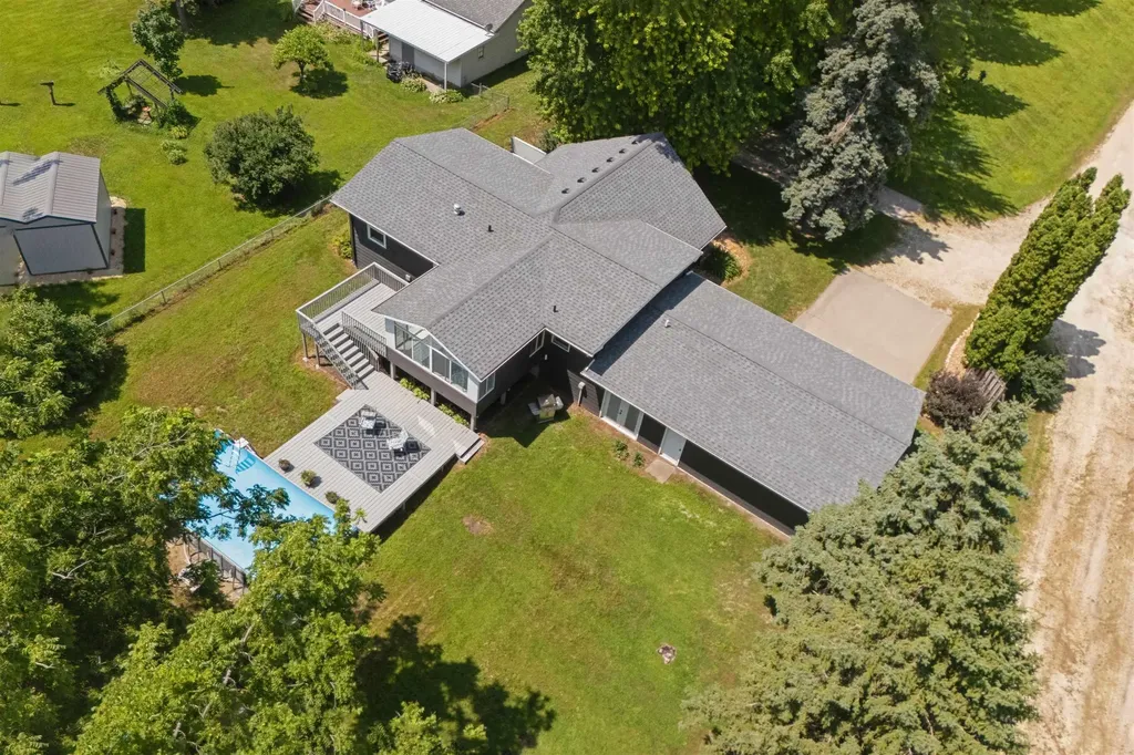2317 S Frederick Avenue Oelwein IA 50662