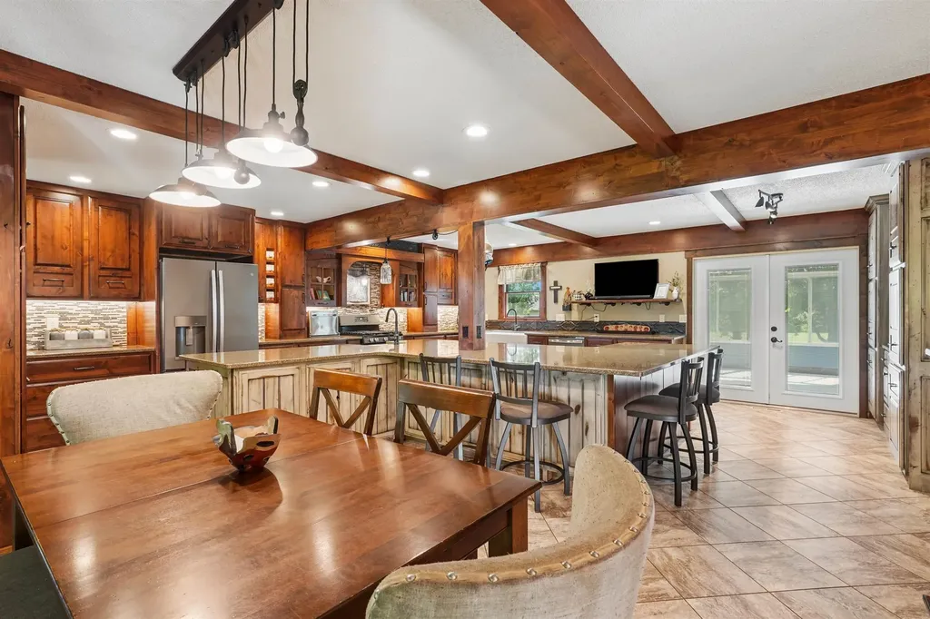2317 S Frederick Avenue Oelwein IA 50662