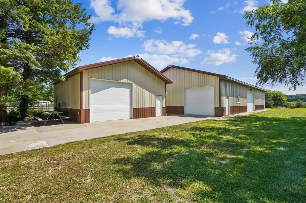 2317 S Frederick Avenue Oelwein IA 50662
