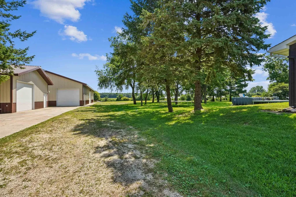2317 S Frederick Avenue Oelwein IA 50662