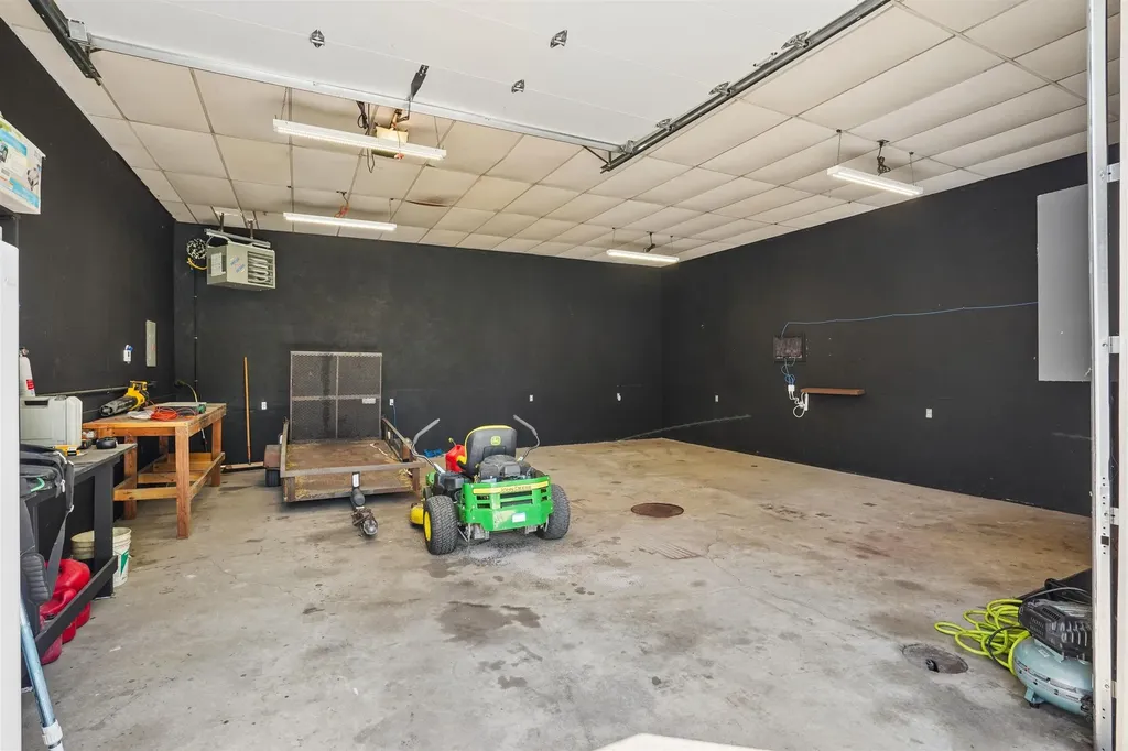 2317 S Frederick Avenue Oelwein IA 50662