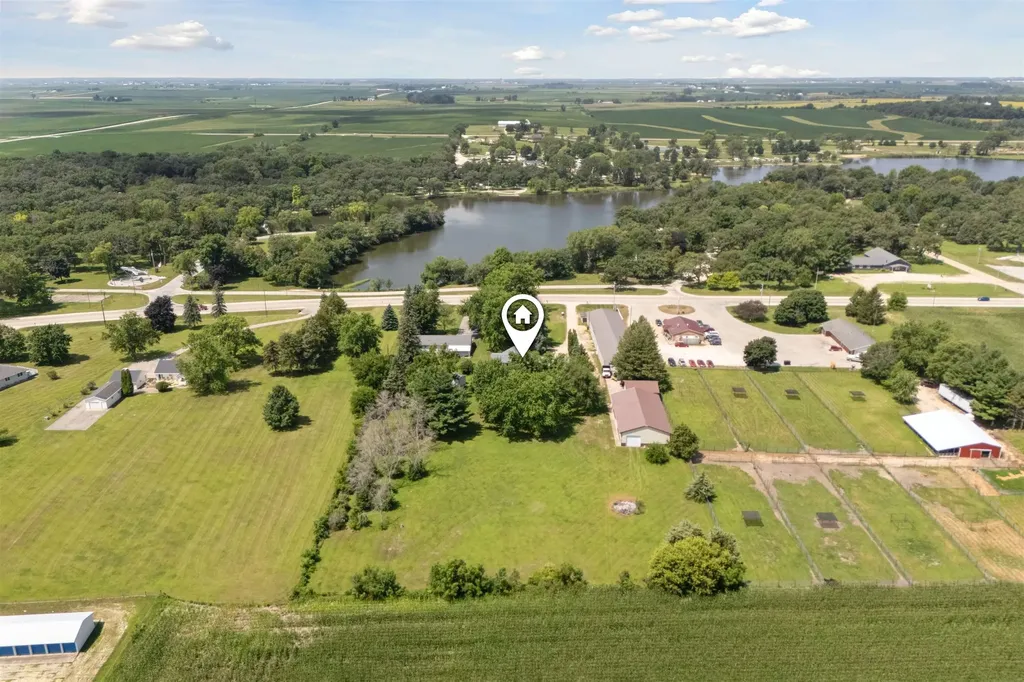 2317 S Frederick Avenue Oelwein IA 50662