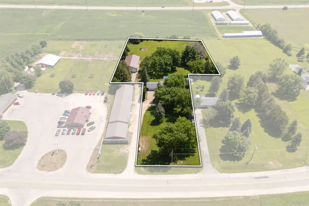 2317 S Frederick Avenue Oelwein IA 50662