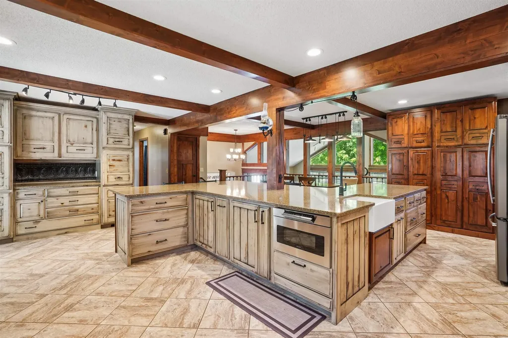 2317 S Frederick Avenue Oelwein IA 50662