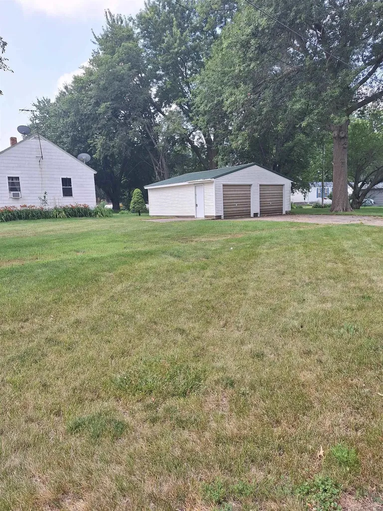 204 E Main Street Lincoln IA 50652