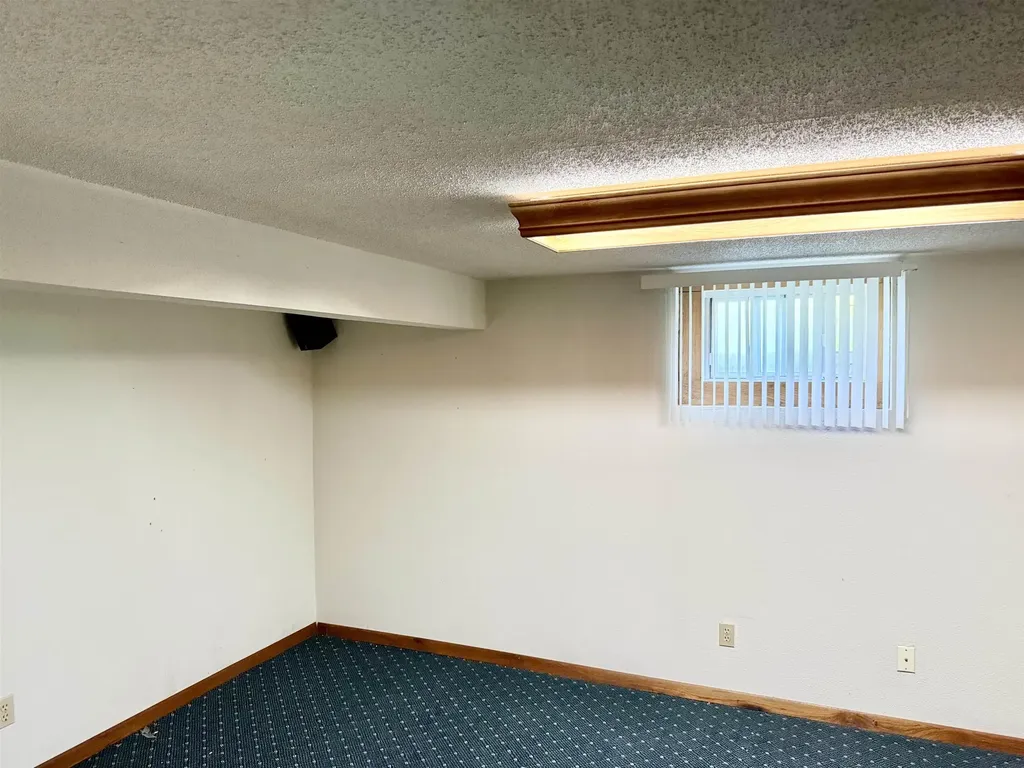 2903 Niles Street Waterloo IA 50703