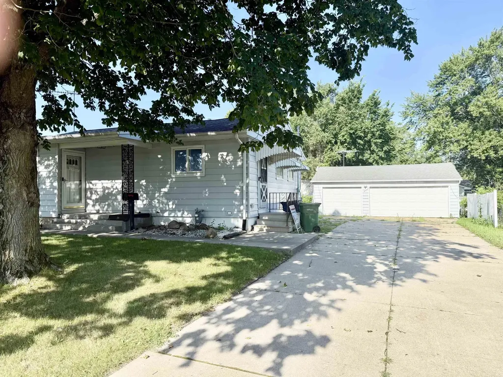 2903 Niles Street Waterloo IA 50703