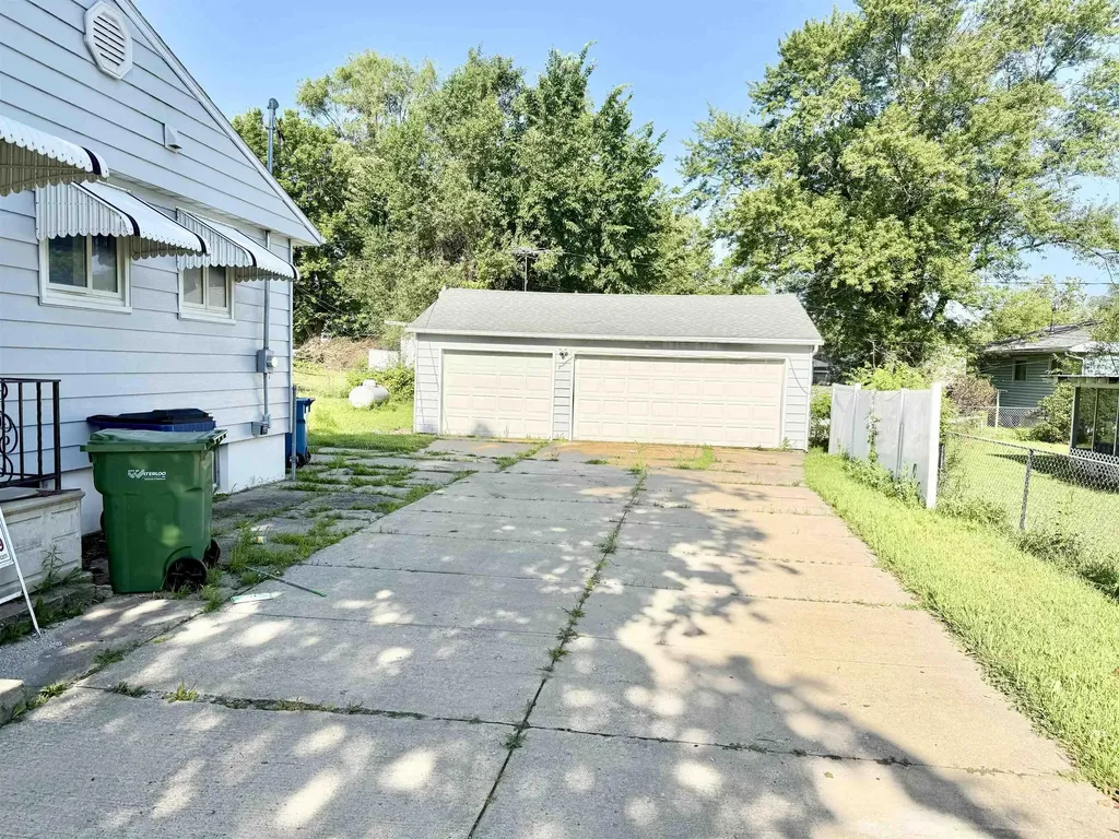 2903 Niles Street Waterloo IA 50703