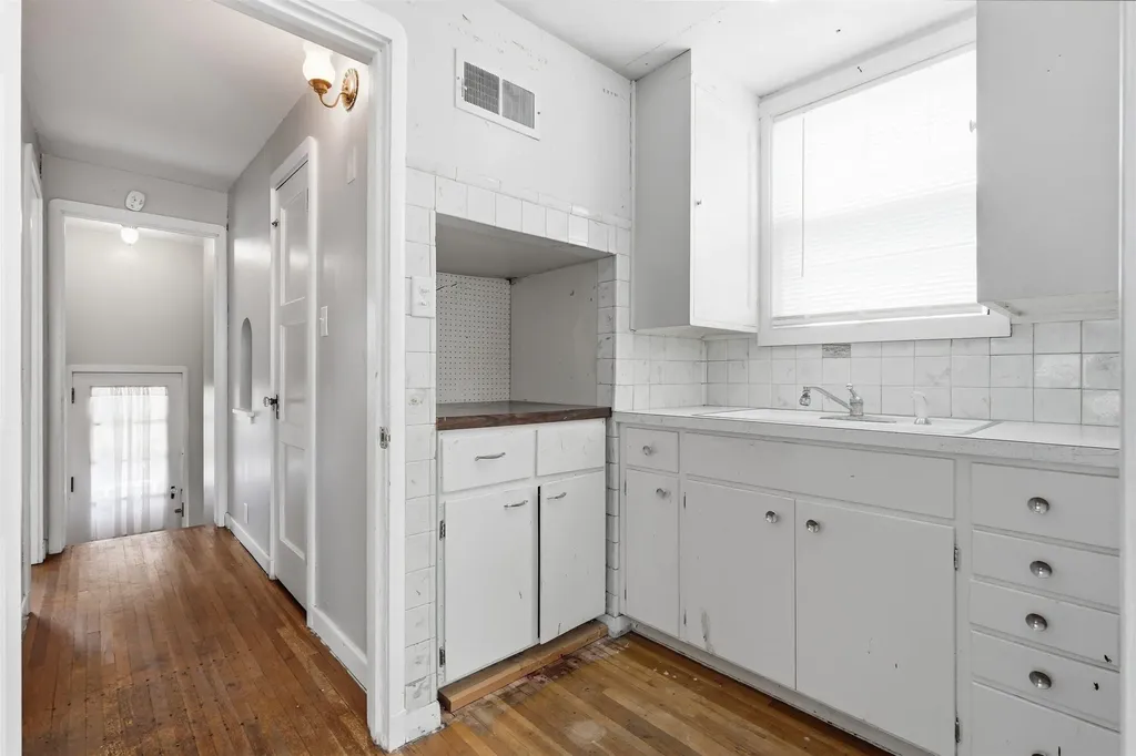 309 SE 1st Street Waverly IA 50677