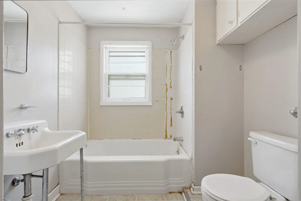 309 SE 1st Street Waverly IA 50677