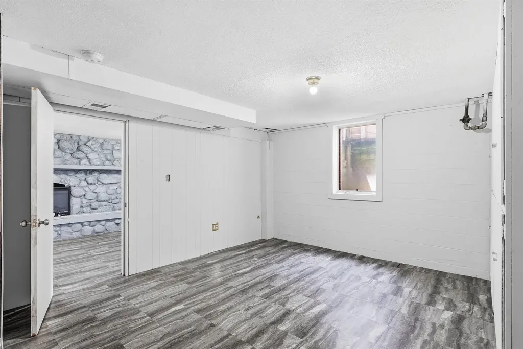 1149 Virginia Street Waterloo IA 50703