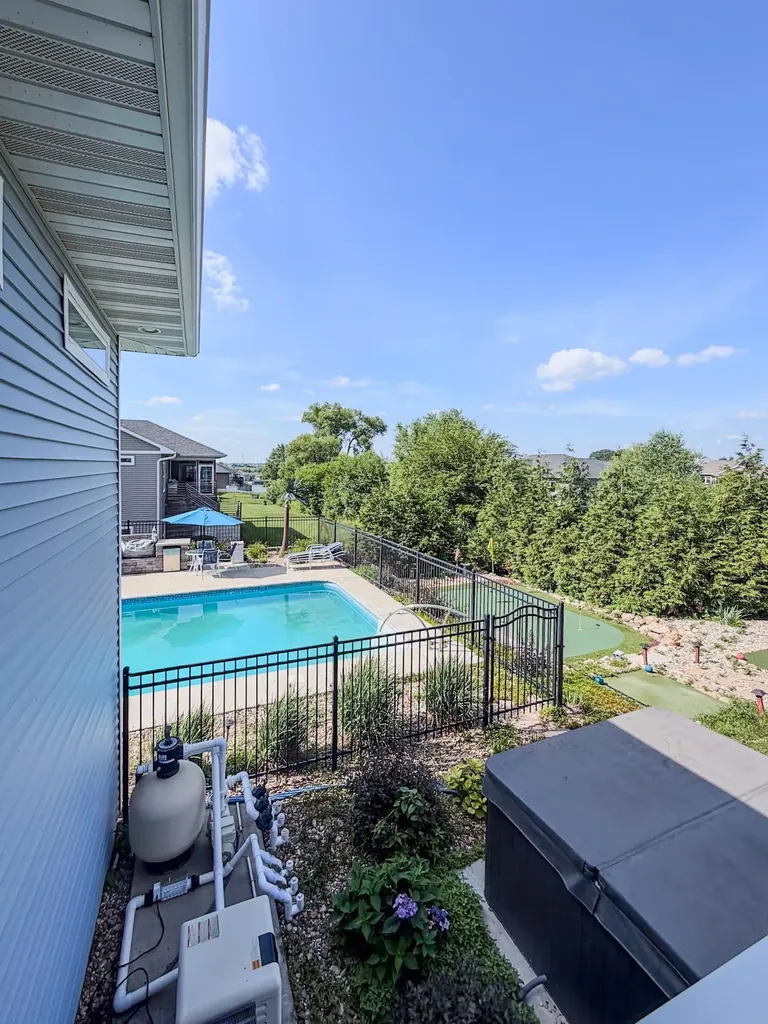 4828 Ironwood Drive Cedar Falls IA 50613
