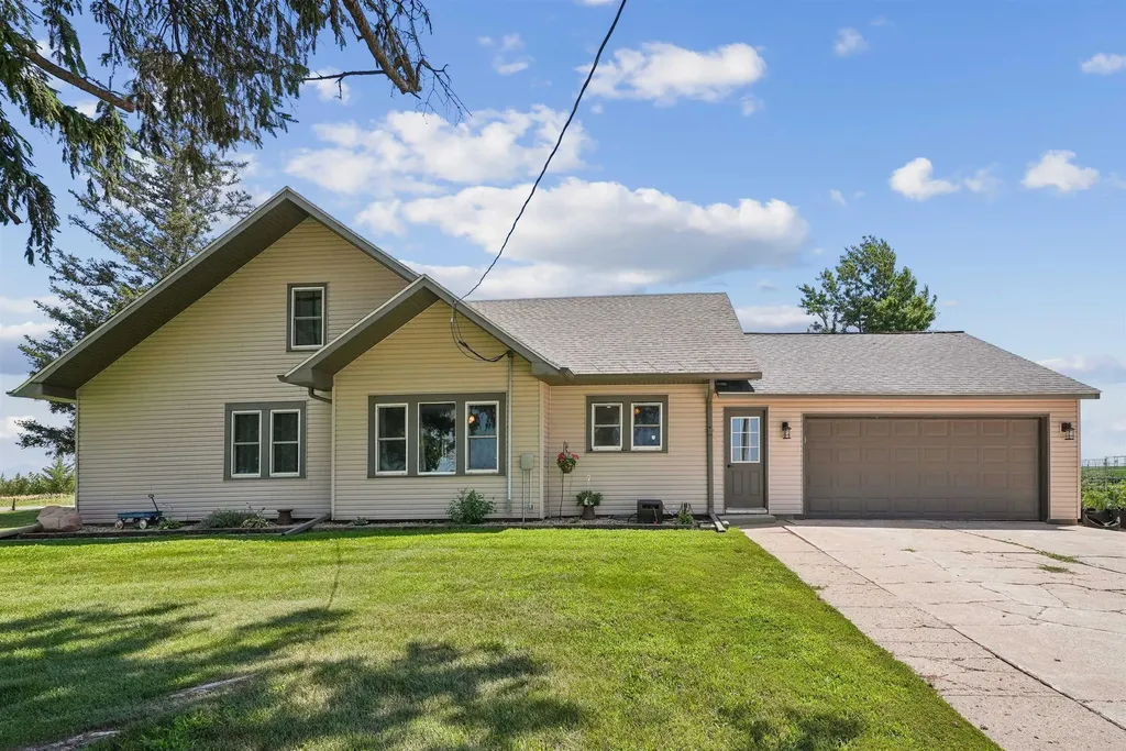 30364 250th Street Eldora IA 50627