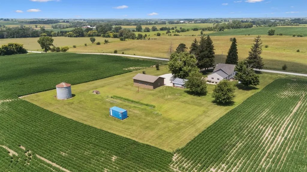 30364 250th Street Eldora IA 50627