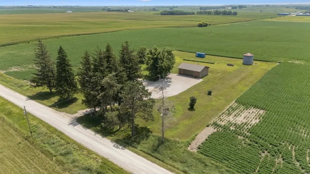 30364 250th Street Eldora IA 50627