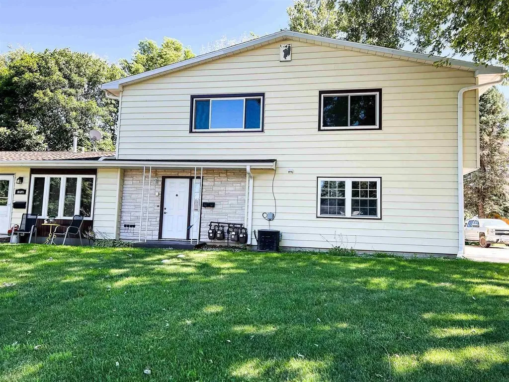 104 E Avenue Grundy Center IA 50638