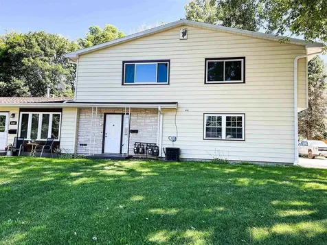 104 E Avenue Grundy Center IA 50638