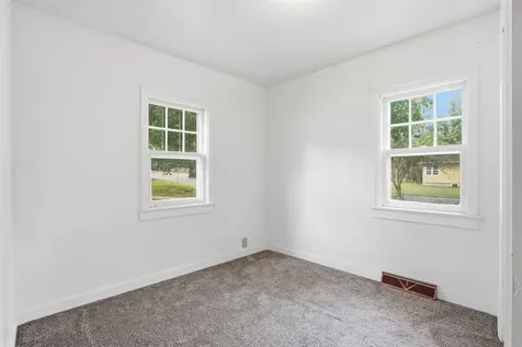 2216 Franklin Street Cedar Falls IA 50613