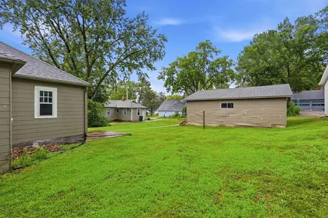 2216 Franklin Street Cedar Falls IA 50613