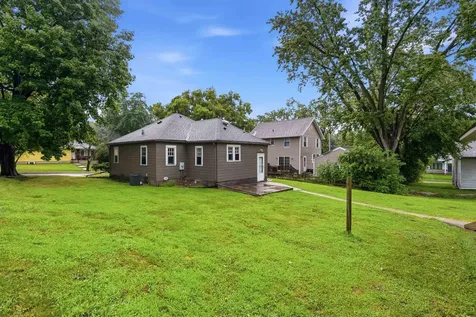 2216 Franklin Street Cedar Falls IA 50613