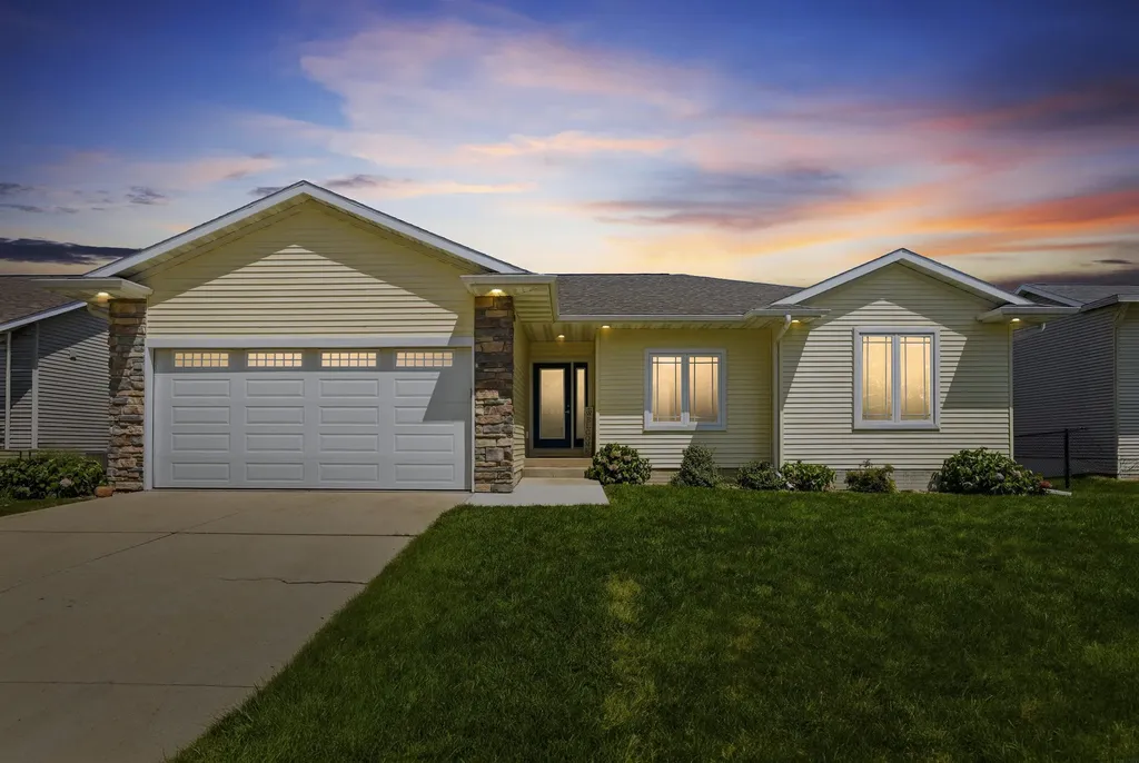 4316 Wedgewood Drive Cedar Falls IA 50613
