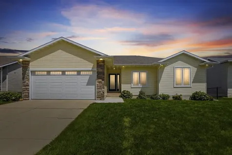 4316 Wedgewood Drive Cedar Falls IA 50613