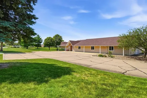 4125 Autumn Ridge Road Cedar Falls IA 50613