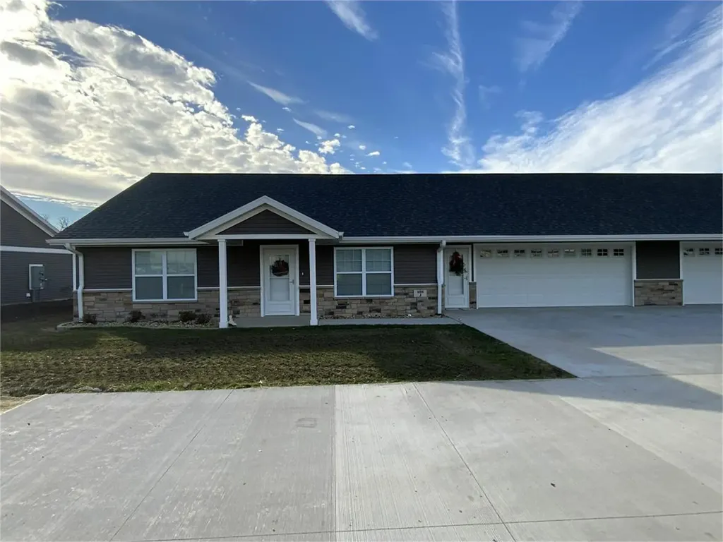 108 Bailey Drive Manchester IA 52057