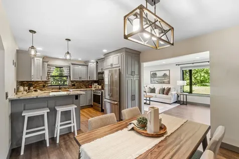 1702 NW 20th Street Waverly IA 50677