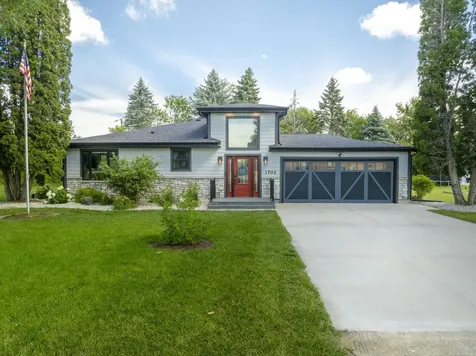 1702 NW 20th Street Waverly IA 50677