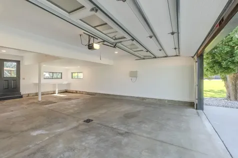 1702 NW 20th Street Waverly IA 50677