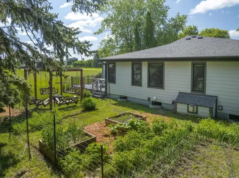 1702 NW 20th Street Waverly IA 50677